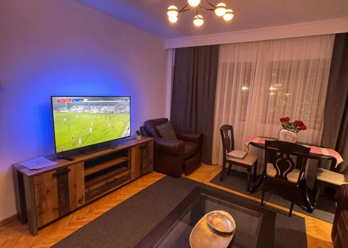 Decebal Apartment Overlooking The Boulevard Bucureşti